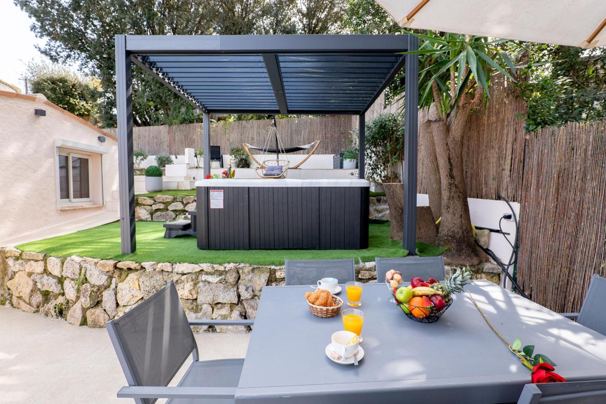 Piscine-Jacuzzi-Videoprojecteur-Clim La Perle Rare Vila Mougins Exterior foto