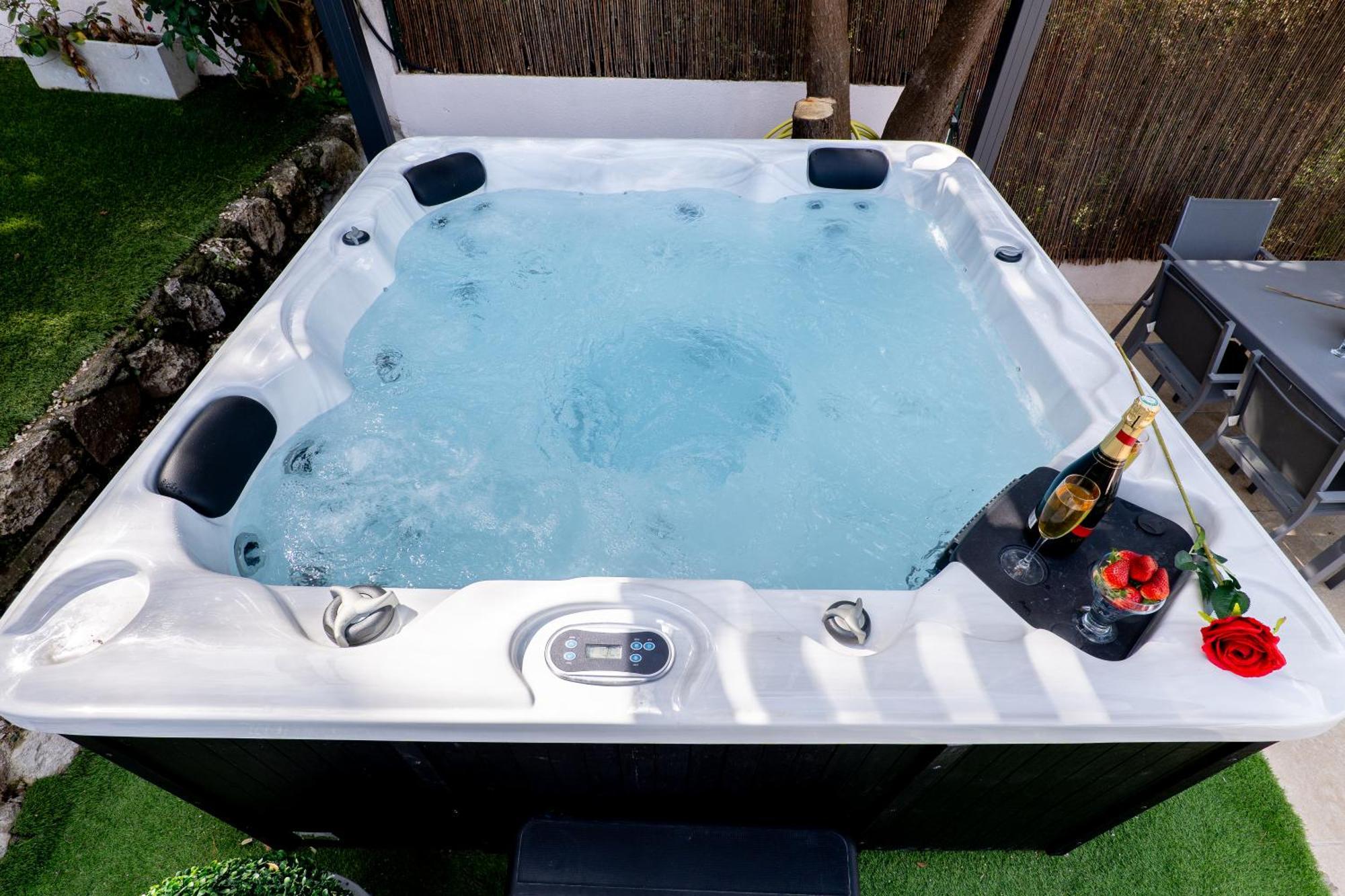Piscine-Jacuzzi-Videoprojecteur-Clim La Perle Rare Vila Mougins Exterior foto